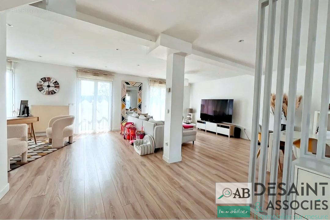 A vendre maison récente sur Crécy la Chapelle 155 m2, sur terrain de 1012m2. - photo 4