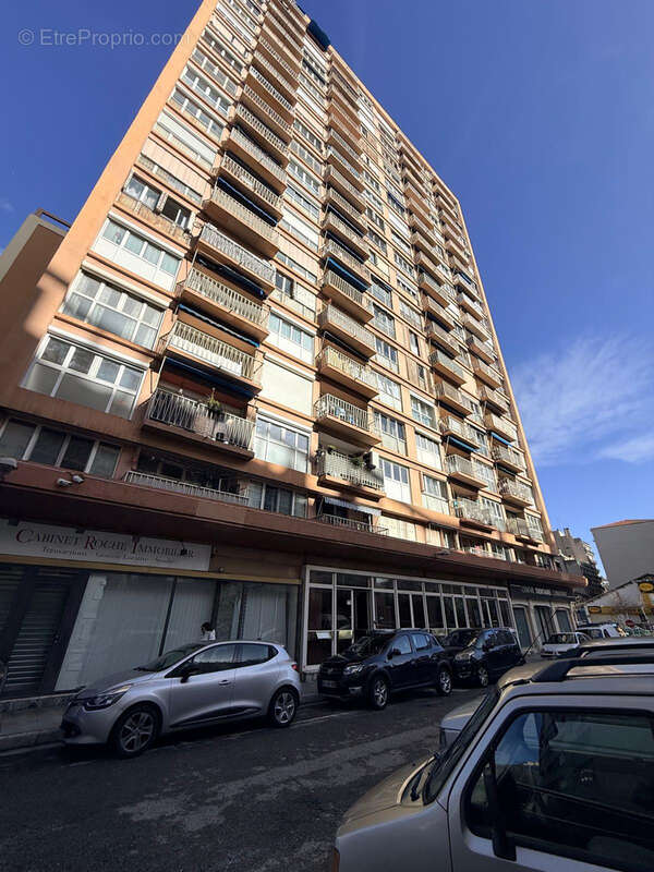 Appartement à MARSEILLE-5E