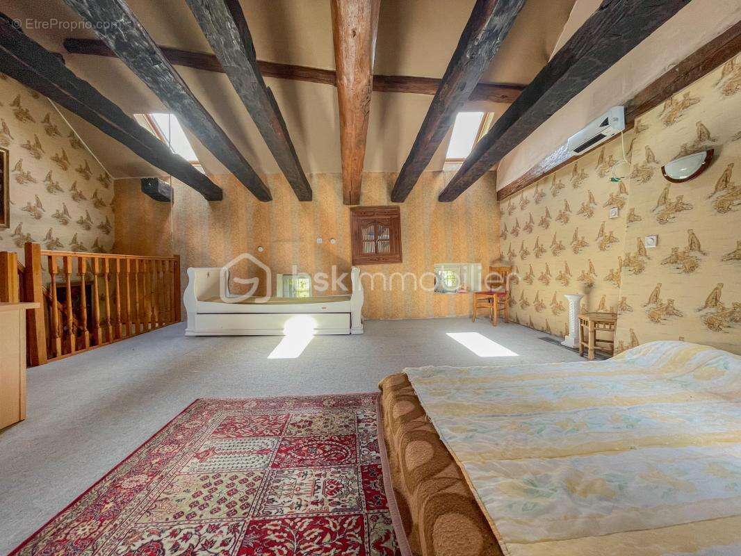 Maison à CHAMPAGNAC-LA-RIVIERE