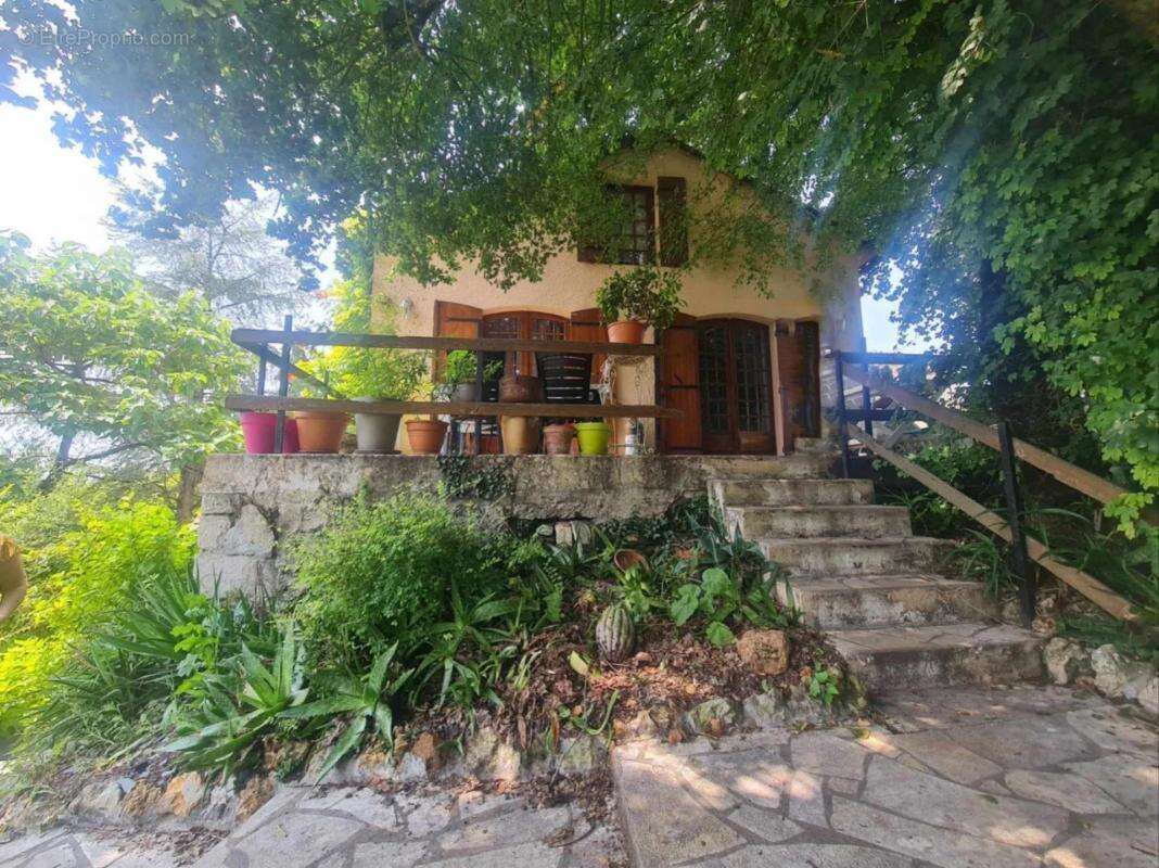 Maison à BERTRIC-BUREE