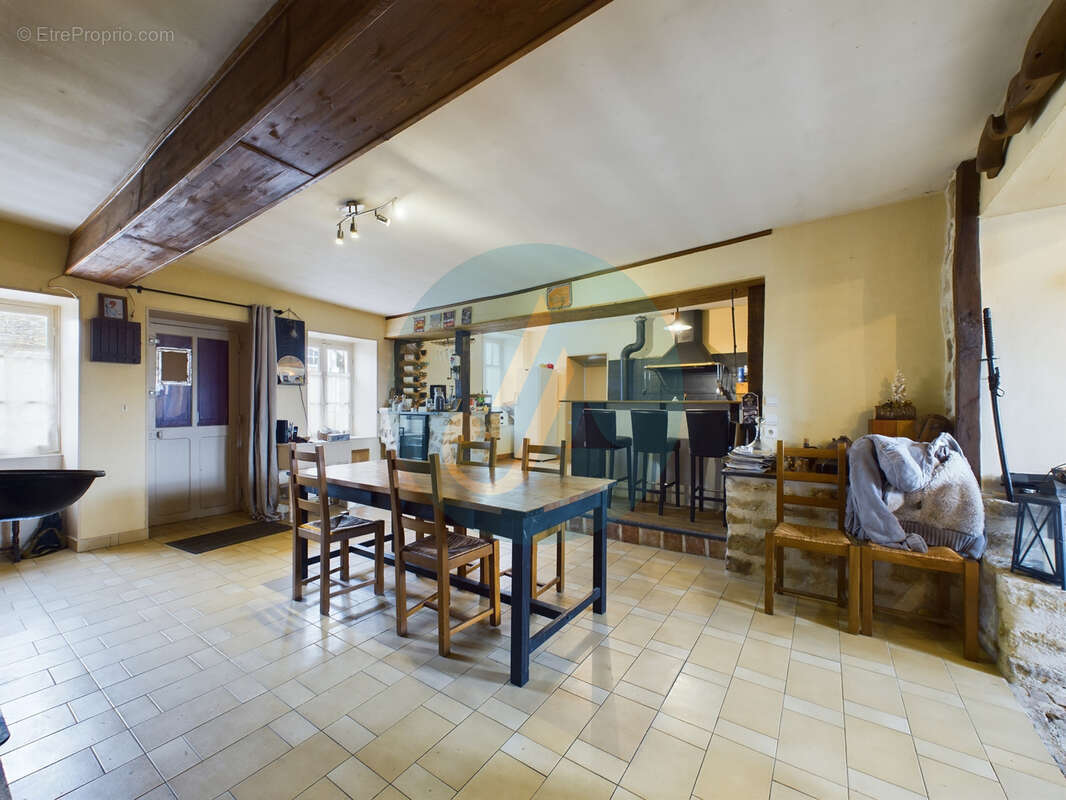Maison à SAINT-REVERIEN