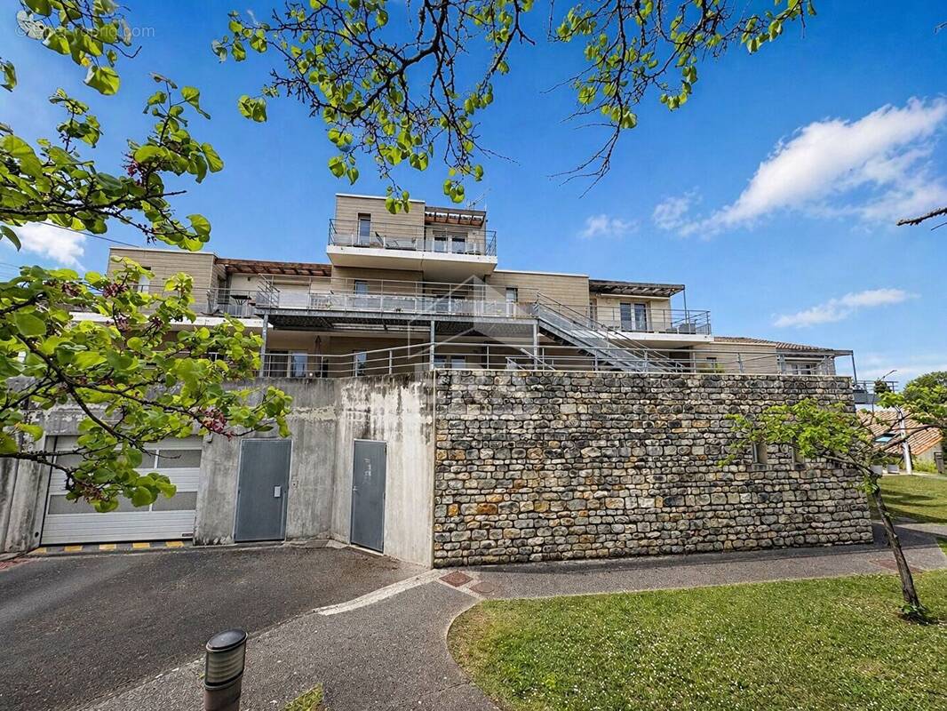 Appartement à SAINTES