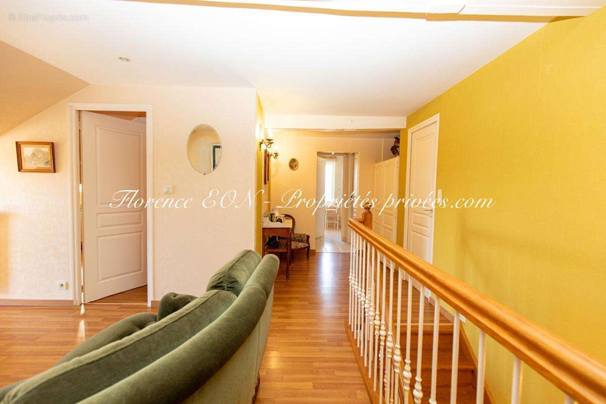 Maison à ARGENTRE-DU-PLESSIS