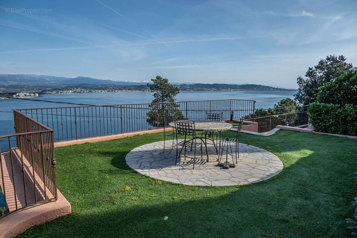 Maison à THEOULE-SUR-MER