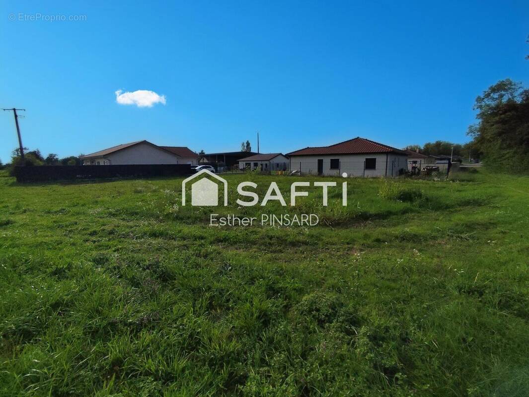 Photo 1 - Terrain à LEYMENT