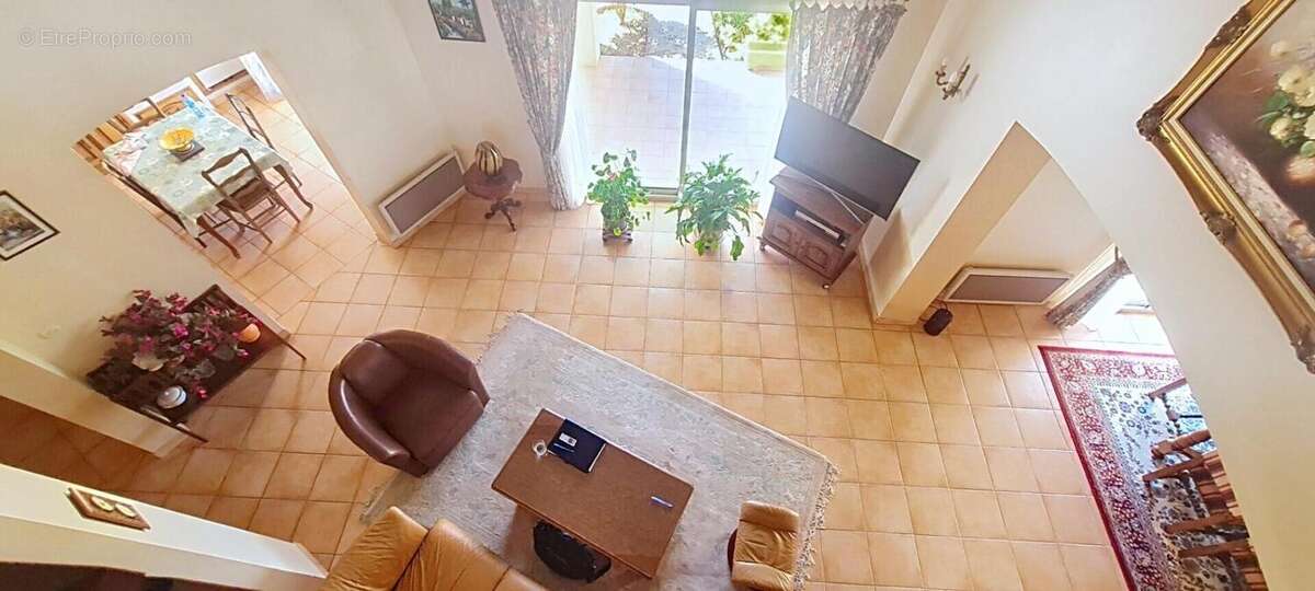 Jolie villa de plain-pied de 147m² avec garage et vue dégagée - photo 8