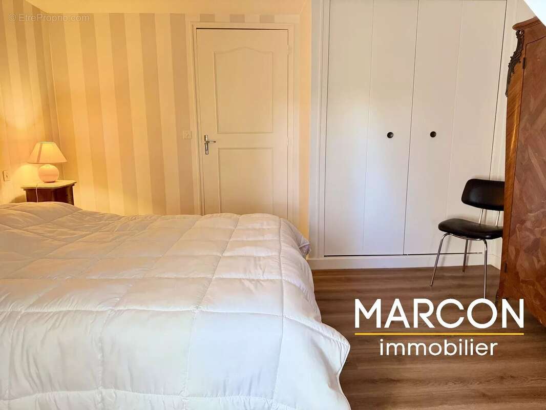 Maison à LA CELLE-DUNOISE