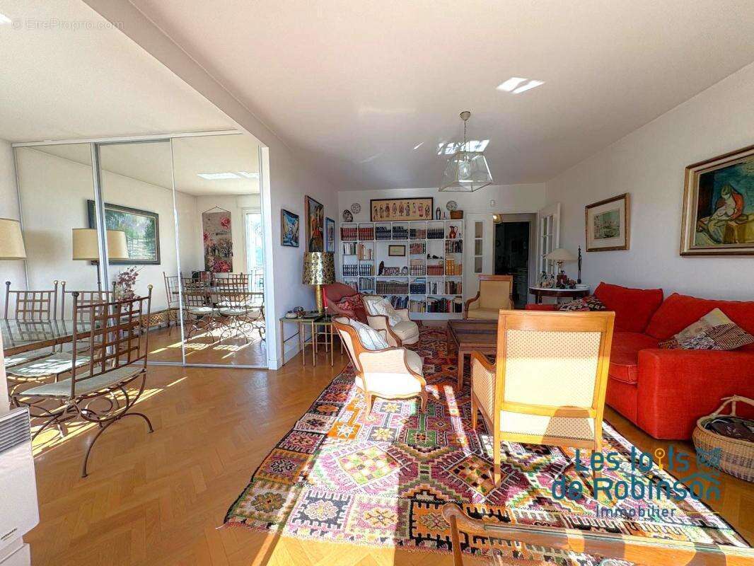 Appartement à LE PLESSIS-ROBINSON