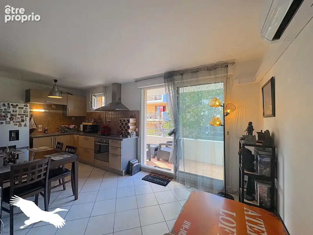 A VENDRE - Secteur Mazargues, Appartement 2 pièces de 40m² avec terrasse et Garage en SUS. - photo 4