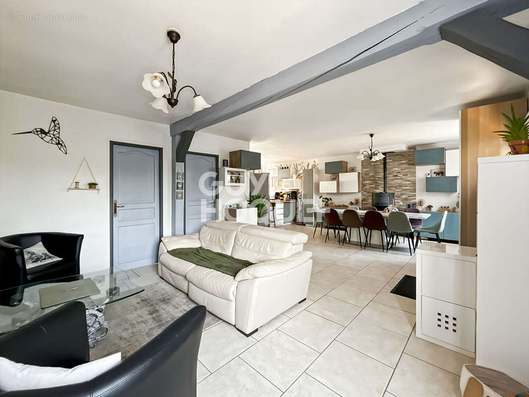 Maison 6 pièces à vendre à Fontenay Trésigny - photo 2