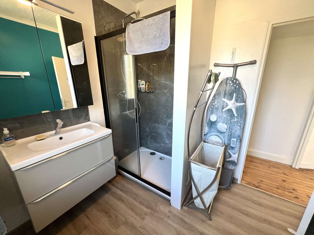 Maison à VITRAC-SUR-MONTANE