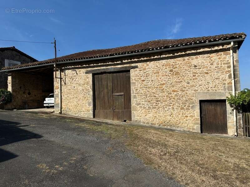Maison à GENOUILLAC