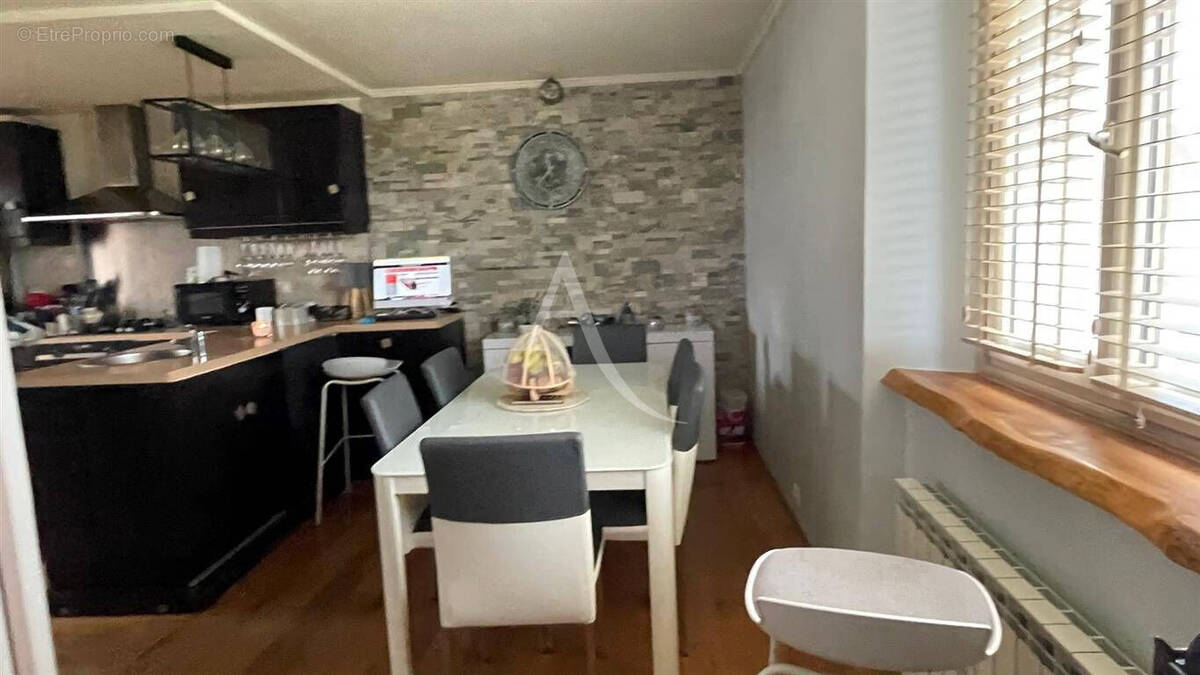 Appartement à BRIE-COMTE-ROBERT