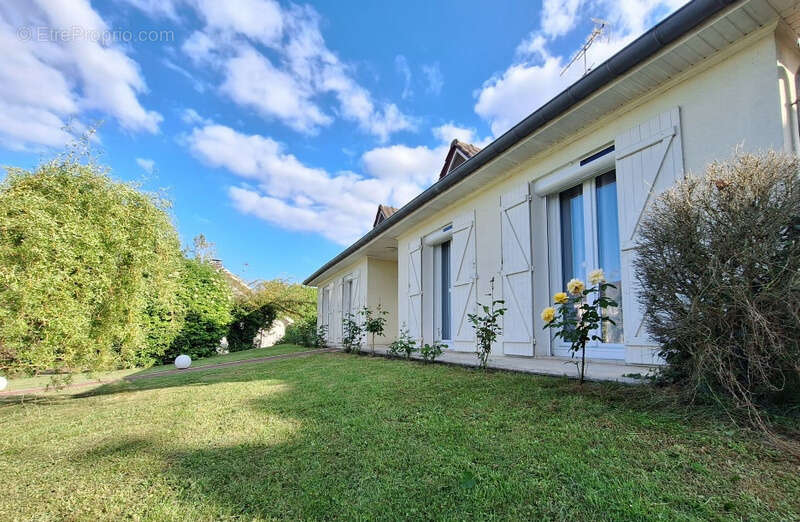 Maison à PONT-SAINTE-MARIE