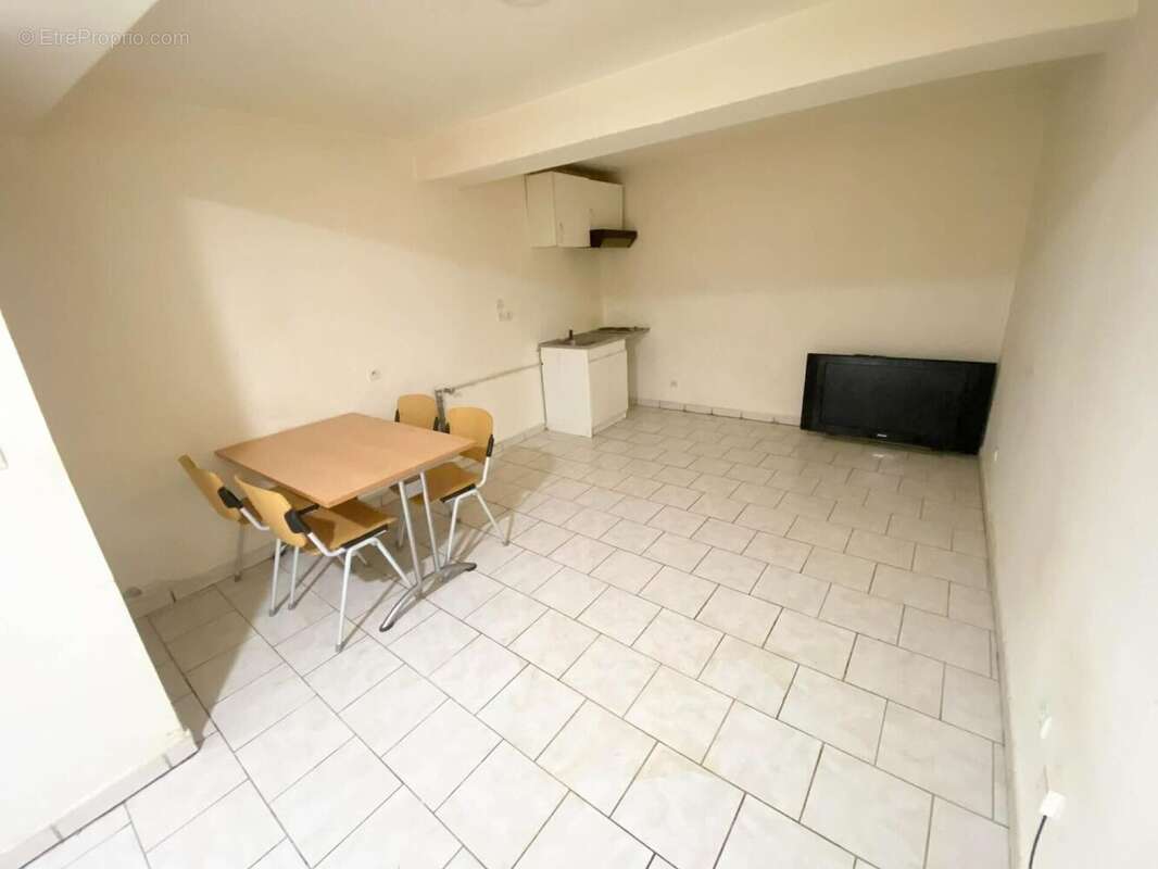 Photo 2 - Appartement à SALERNES