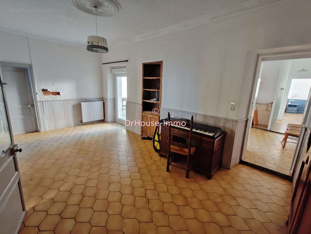 Maison à TOURNON-SAINT-MARTIN