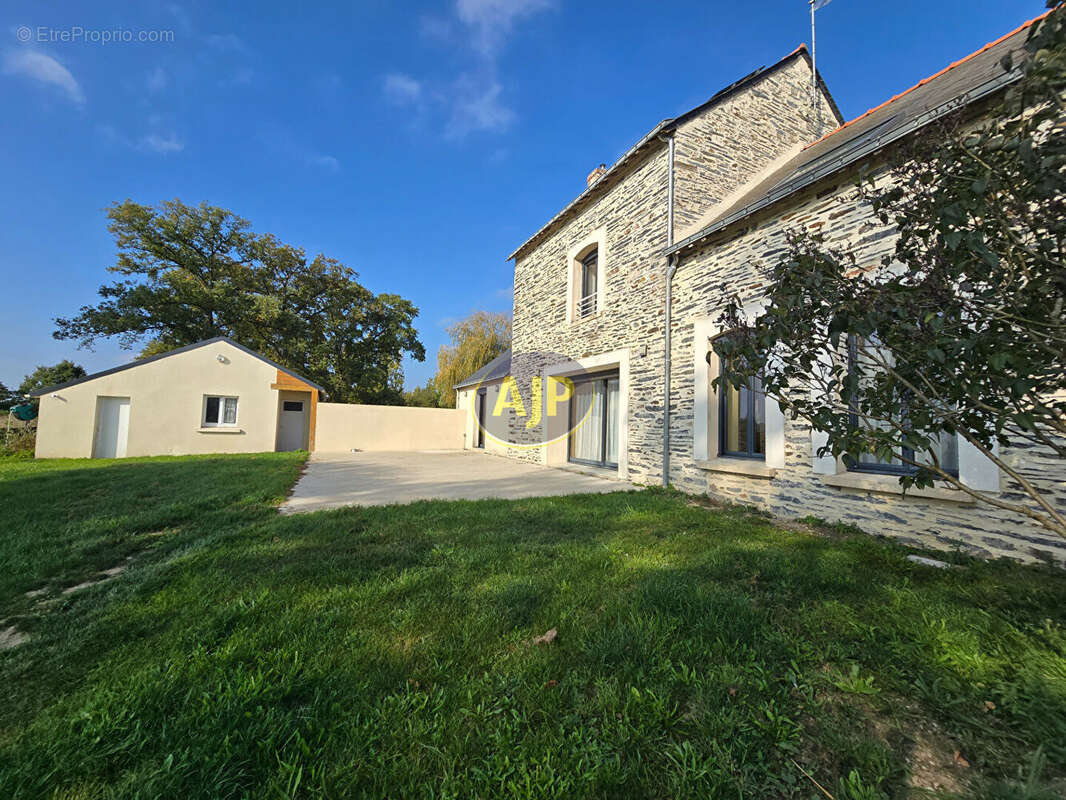 Maison à CONQUEREUIL