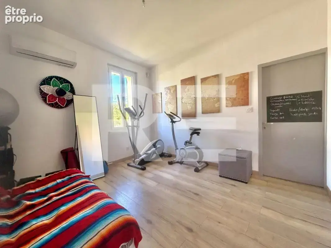 Meynes  maison de village de 190 m²  4 chambres, bureau, jardin et parking - photo 8