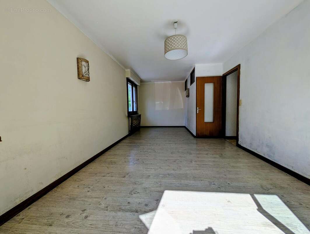 salon - Appartement à THYEZ