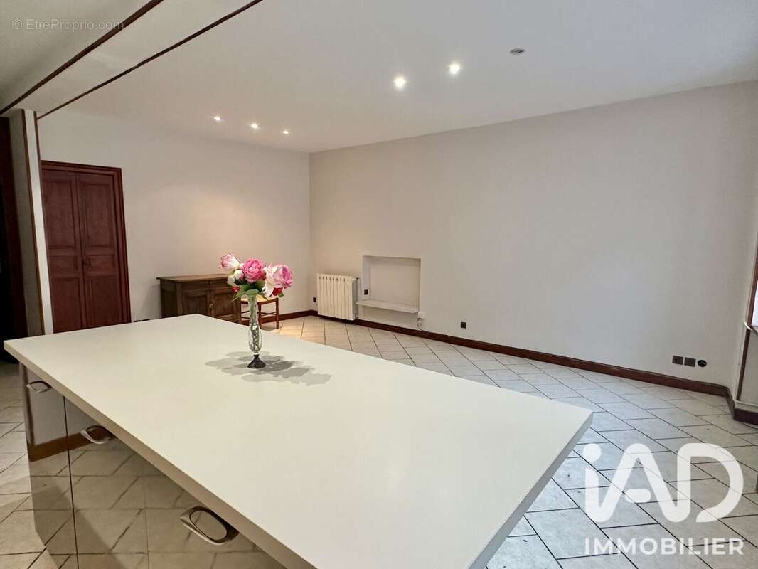 Maison 142 m² à Saint-Gaultier  - photo 3