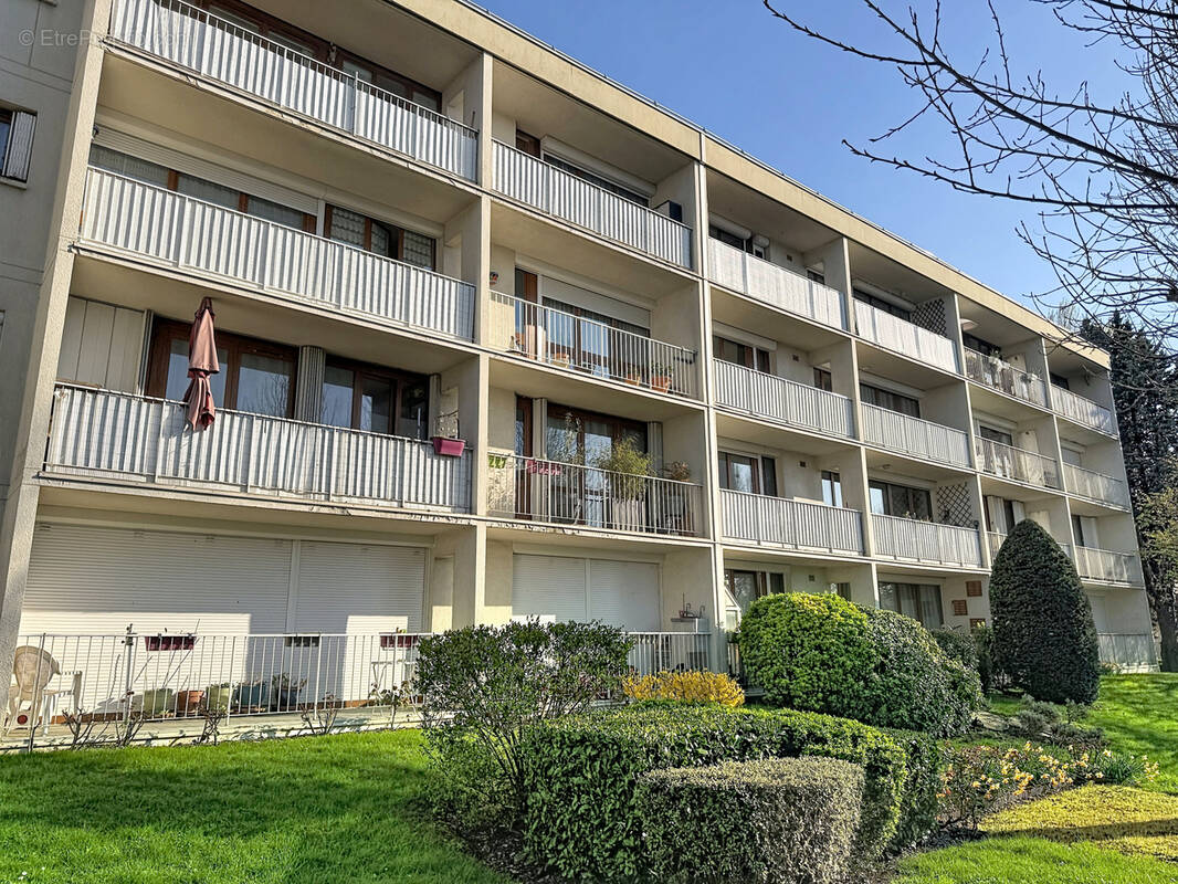 Appartement à CHILLY-MAZARIN