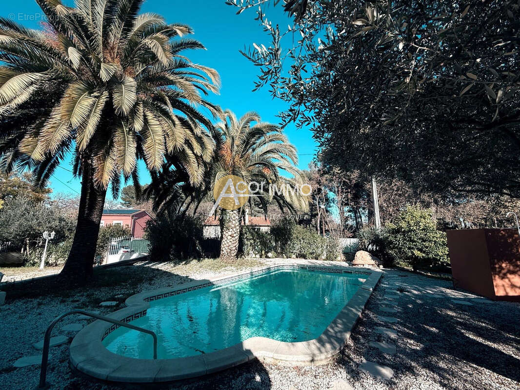 Maison à SIX-FOURS-LES-PLAGES
