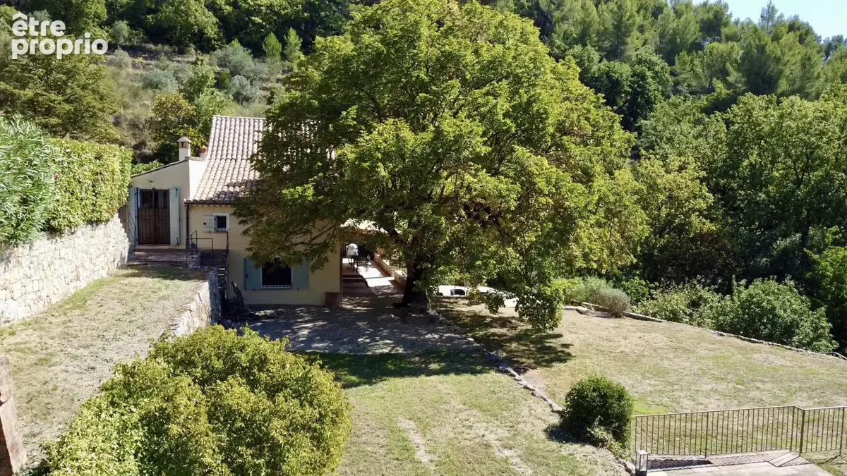 Propriété de caractère à Seillans – Un cadre de vie idyllique - photo 12