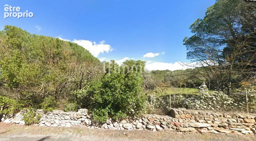 Terrain constructible viabilisé de 740 m2 - photo 3
