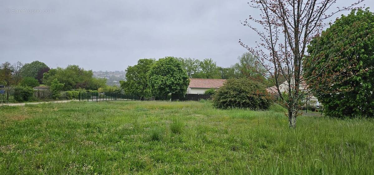 Terrain à ANGOULEME