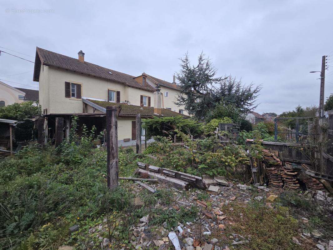 Appartement à FESCHES-LE-CHATEL