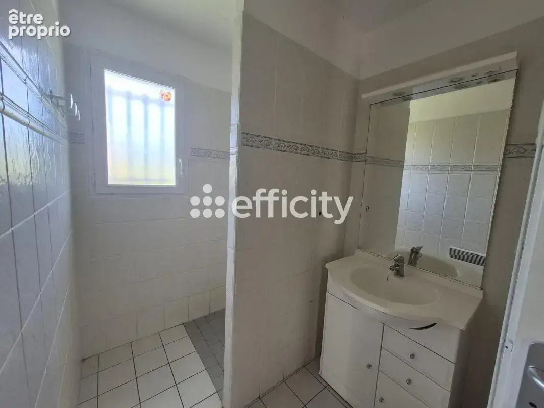 Maison 5 pièces 91 m² à vendre à Roumazieres-Loubert (16270) - photo 4