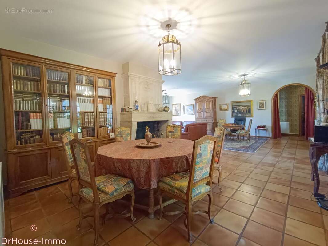Maison 194 m² à Villeneuve-Tolosane  - photo 3