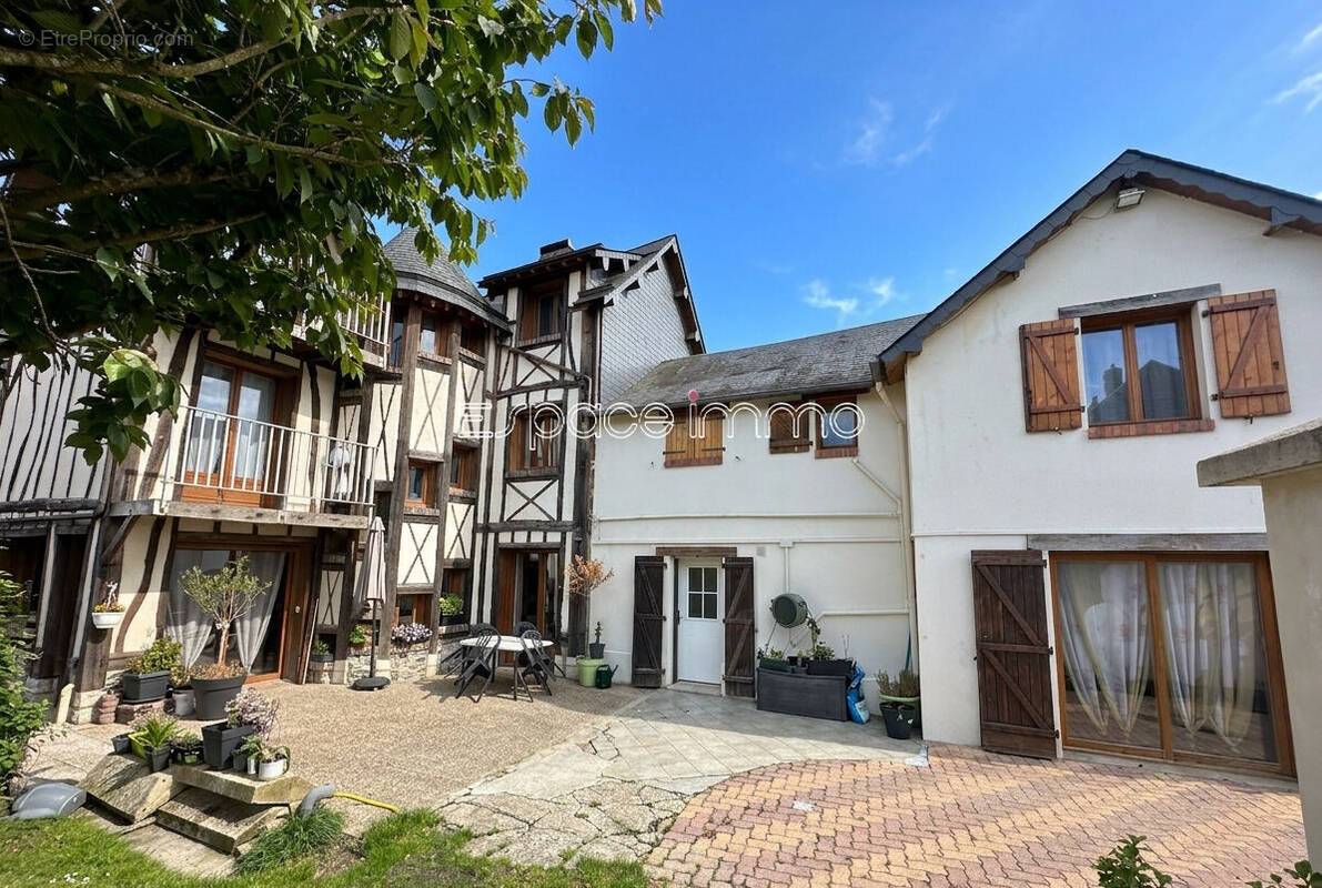 Maison à MONTVILLE