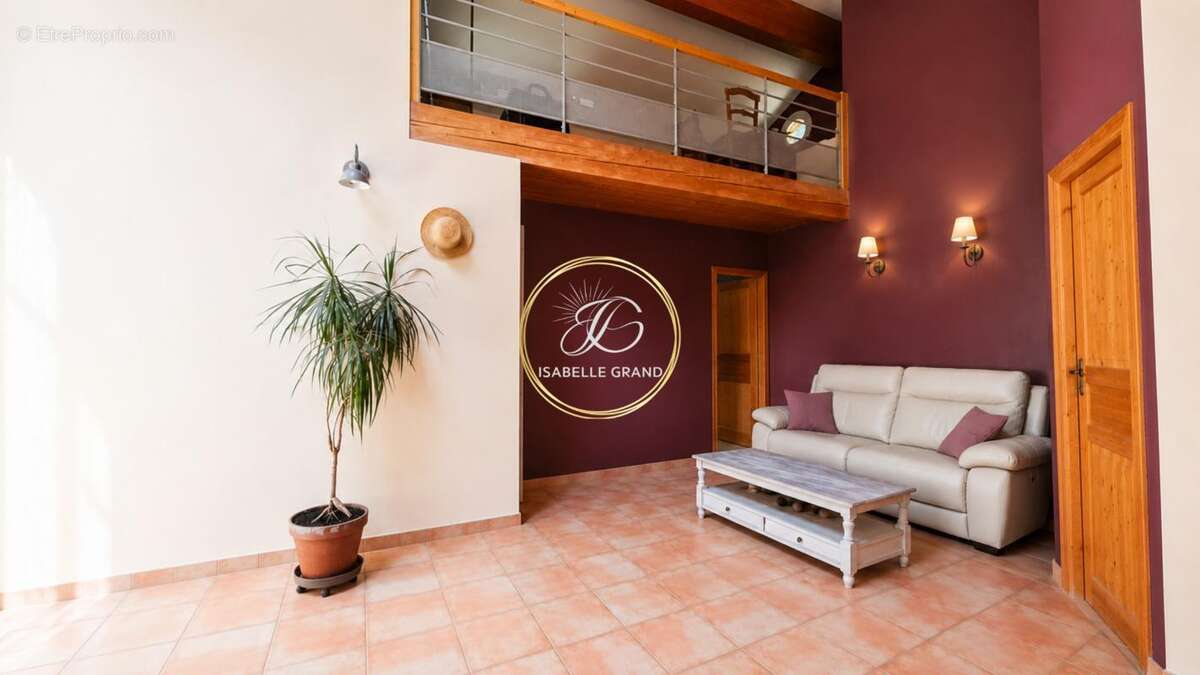 Maison 183 m² à Prades  - photo 5