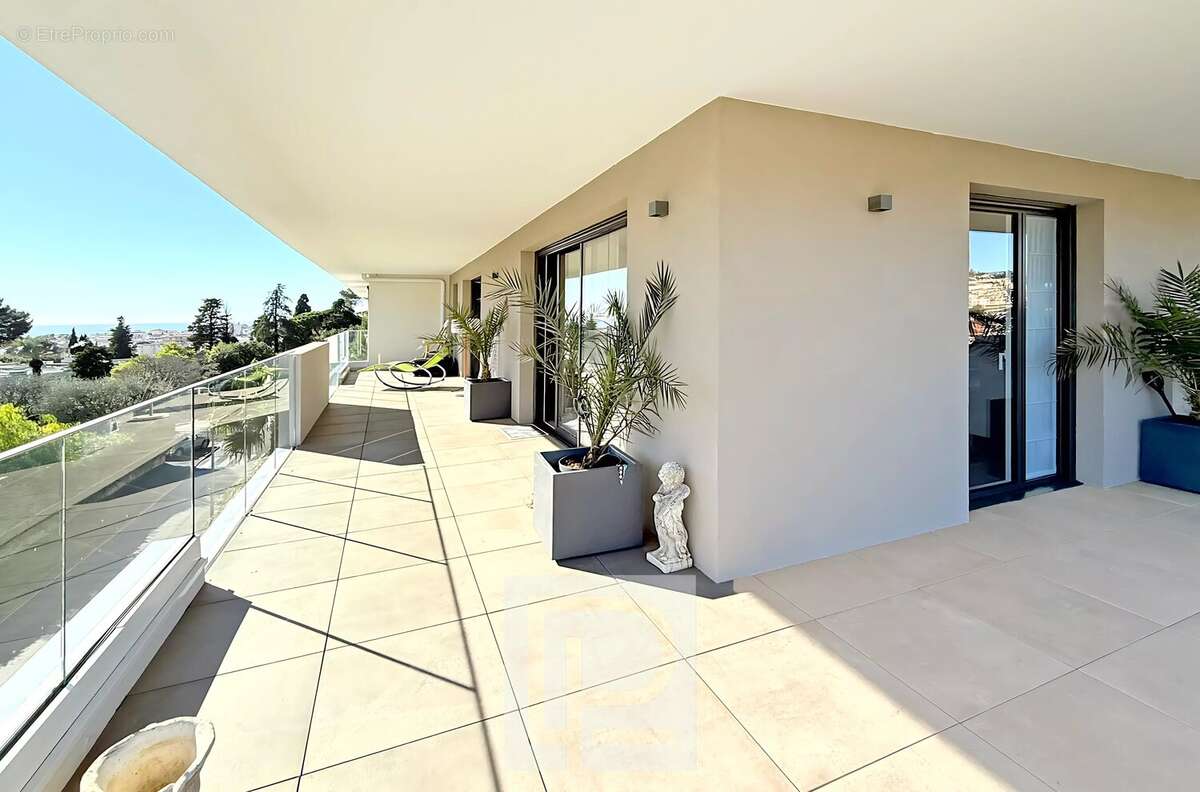 Appartement à LE CANNET