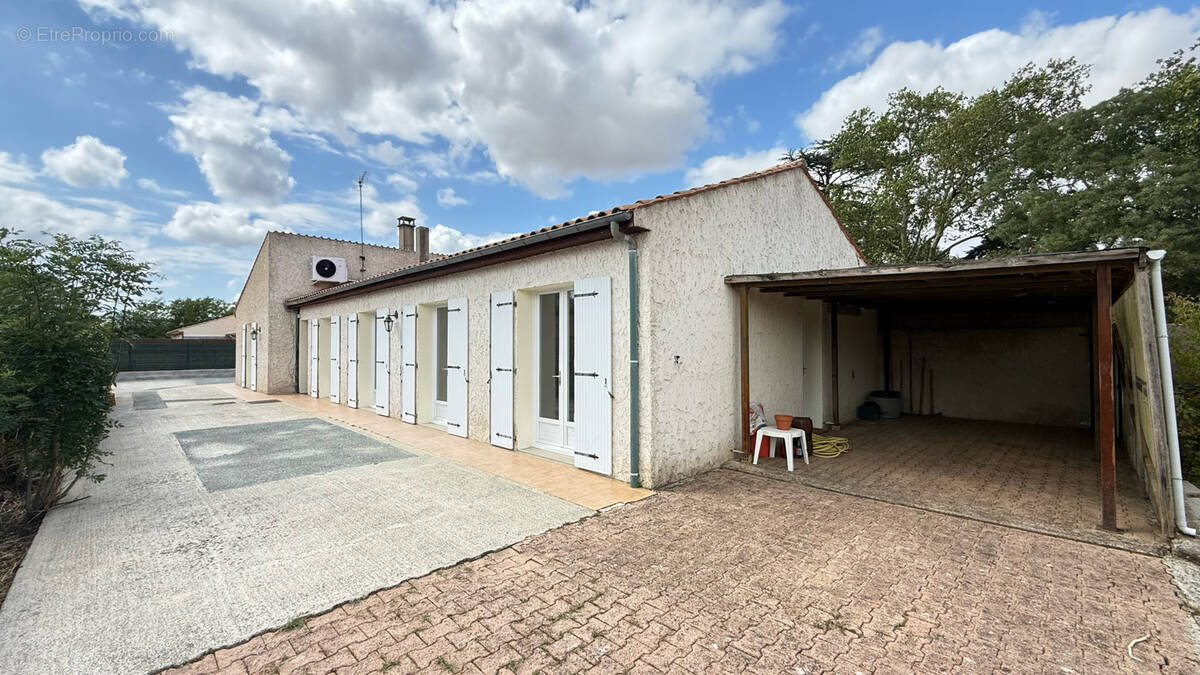 Maison à COULON