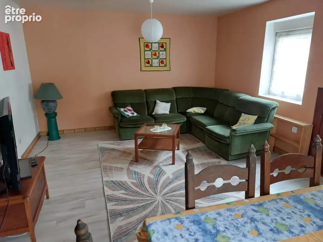 Weiler, ensemble immobilier niché dans un cadre verdoyant, à proximité de la forêt. - photo 3