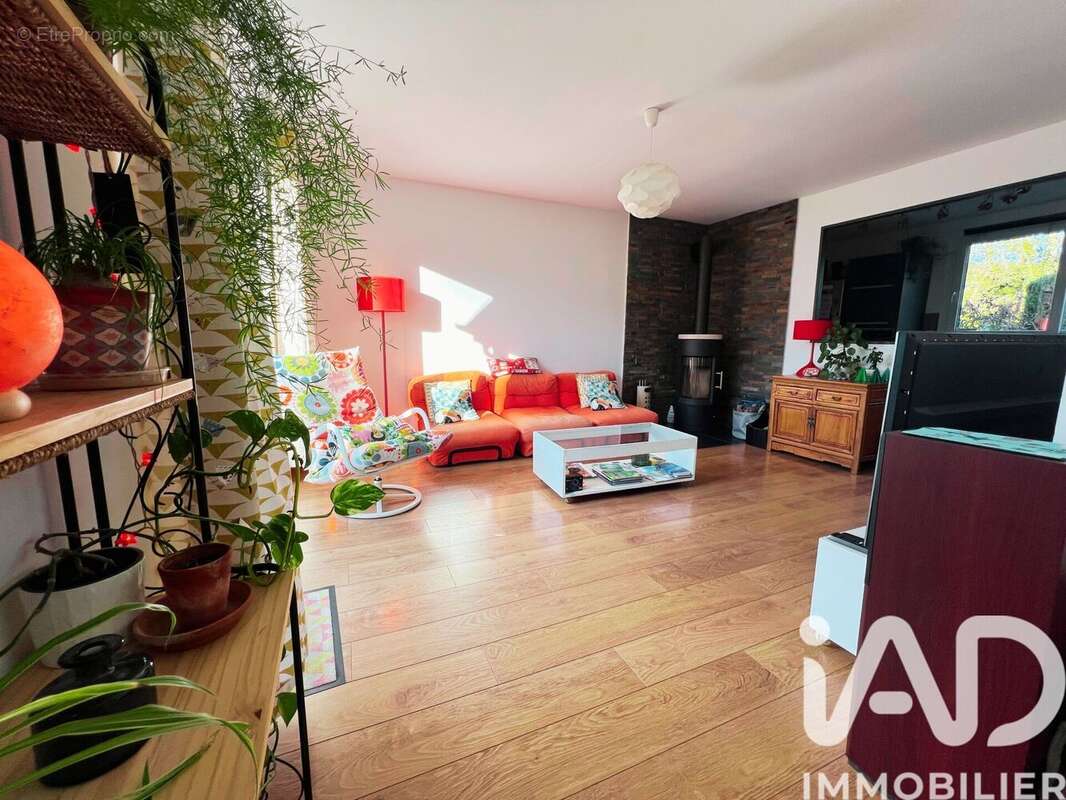 Photo 3 - Maison à SAINT-LEGER-DU-BOURG-DENIS