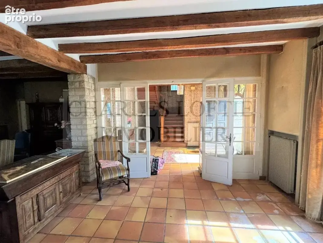 Belle demeure à remettre au goût du jour, nichée dans son parc de plus de 7200 m², avec piscine. - photo 13