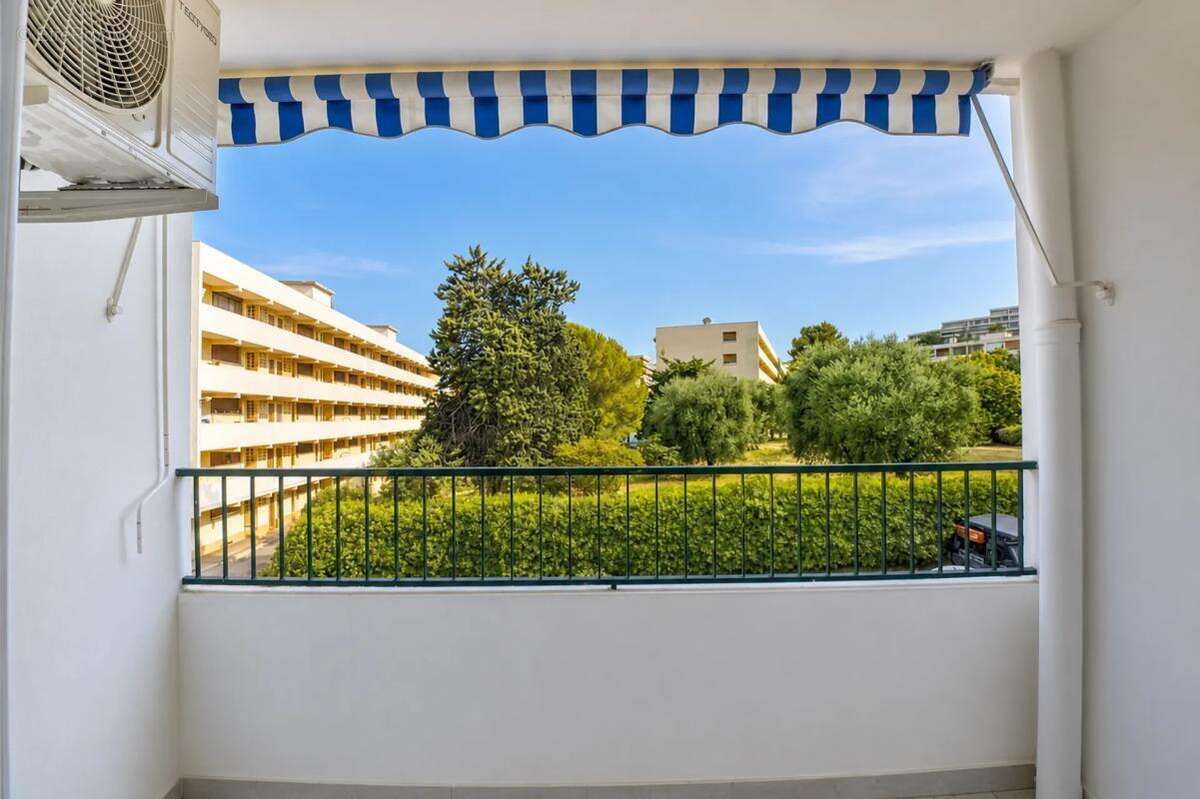 Bel appartement T3 avec loggia, cave et parking - photo 7