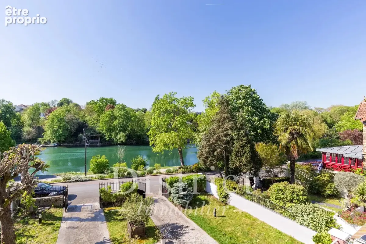 Belle propriété sur les bords de Marne. Maison de 432 m² sur 917 m² de terrain. - photo 2