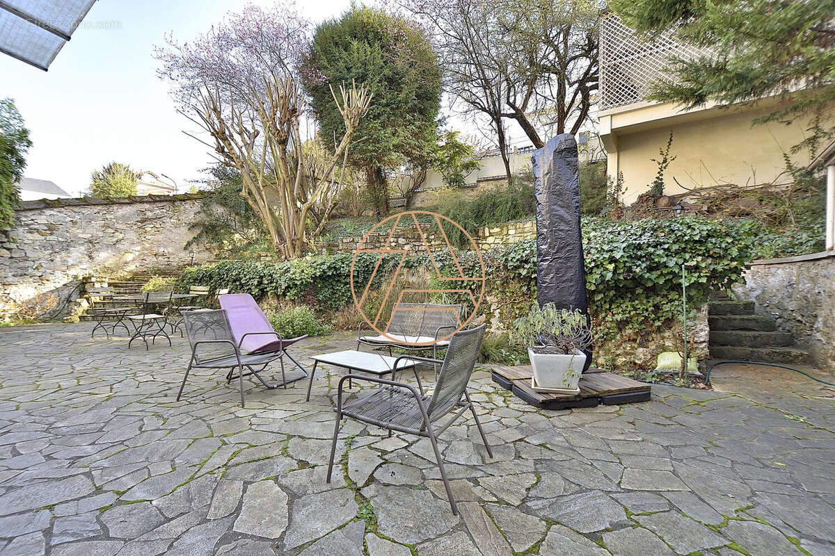 Maison à SAINT-MAUR-DES-FOSSES