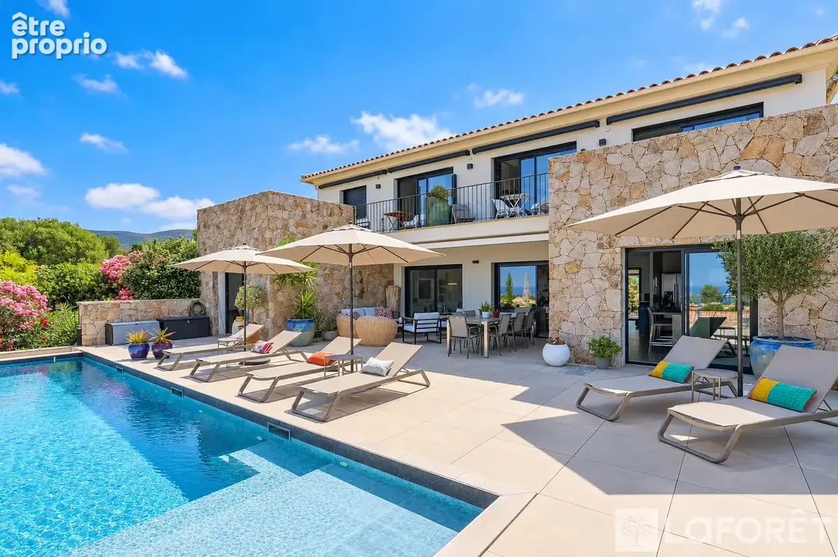 Villa contemporaine d'exception avec piscine vue mer et montagnes - photo 18