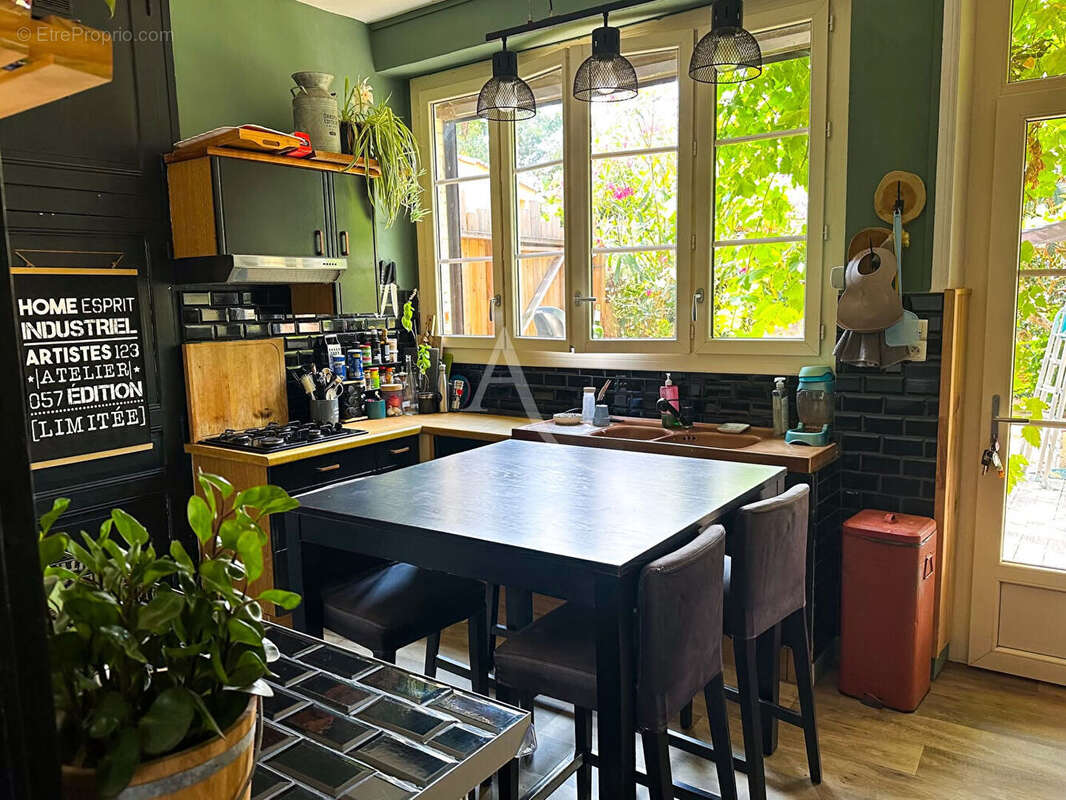 Maison à vendre en plein centre d'Apremont avec jardin et vue château - photo 3