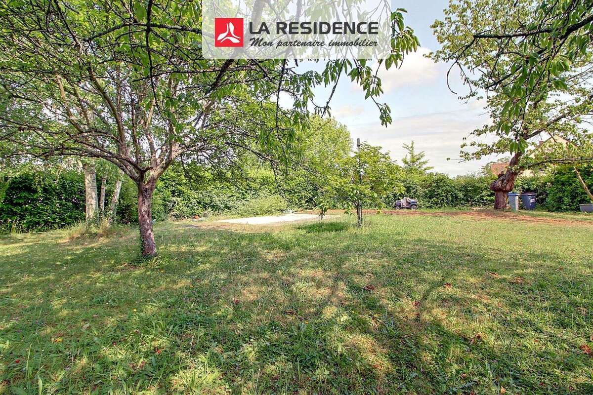 Terrain à CHAMBOURCY