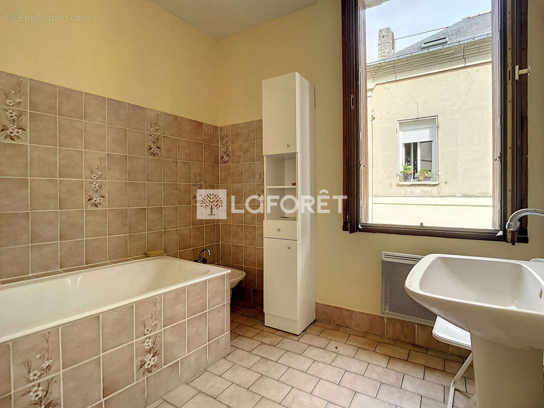 Immeuble Doué La Fontaine - photo 8