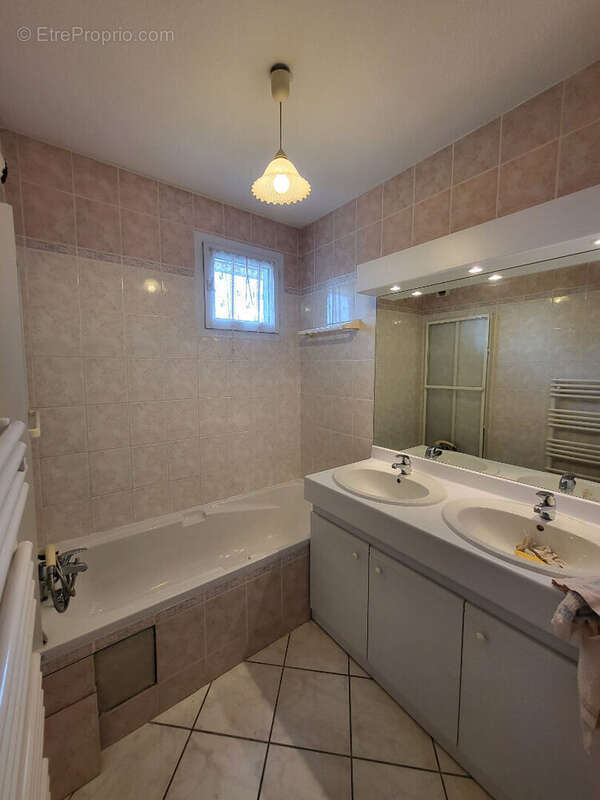 Appartement à COGNIN