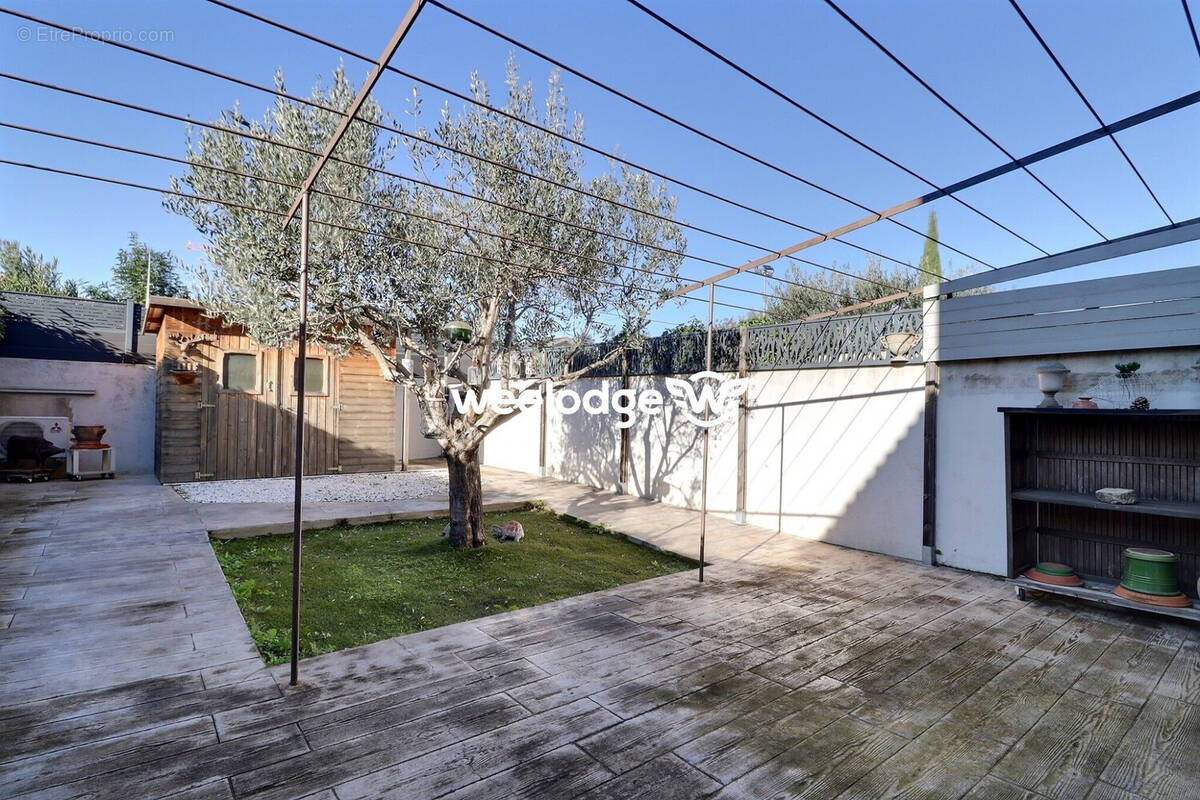 Maison à PELISSANNE