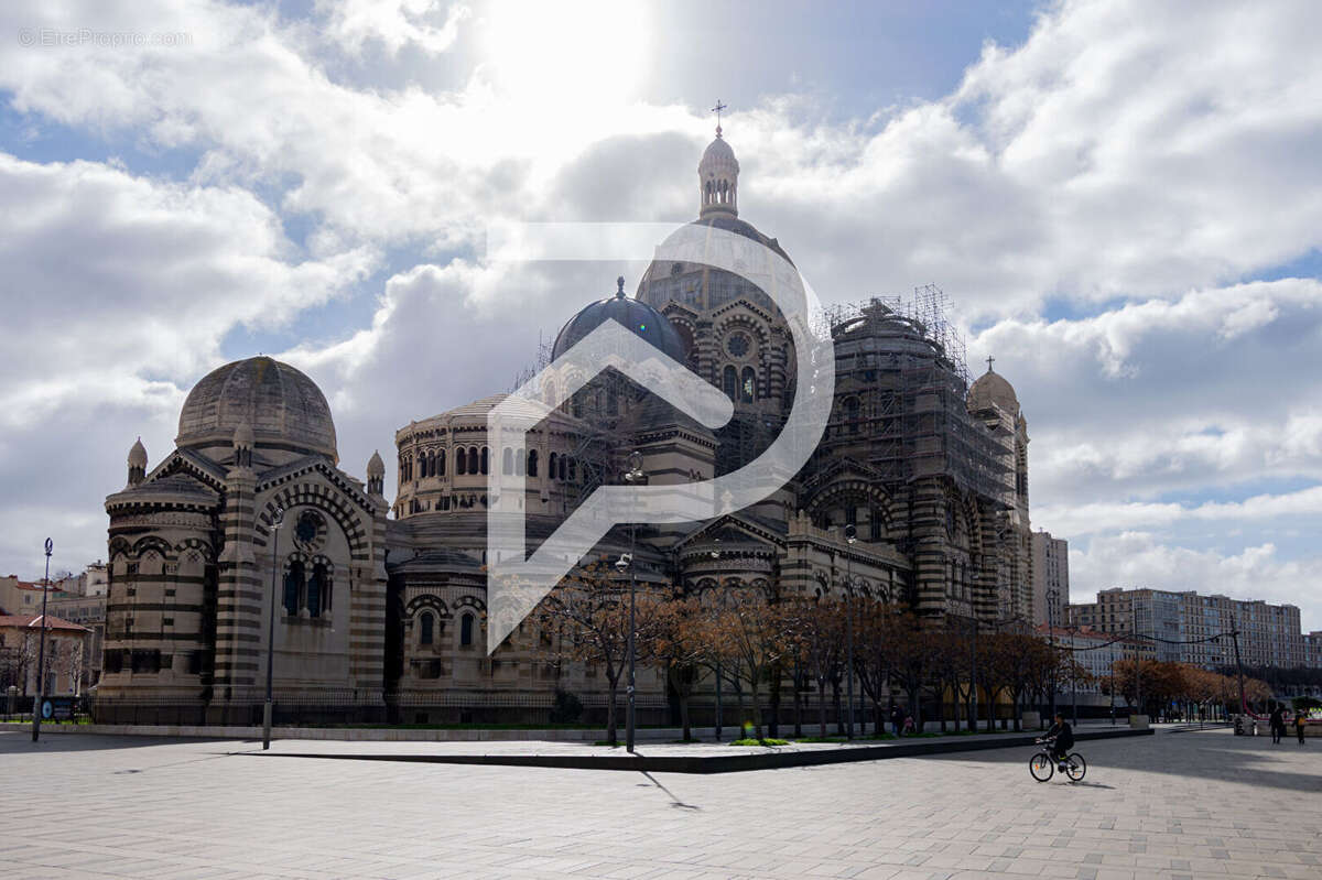 Commerce à MARSEILLE-2E