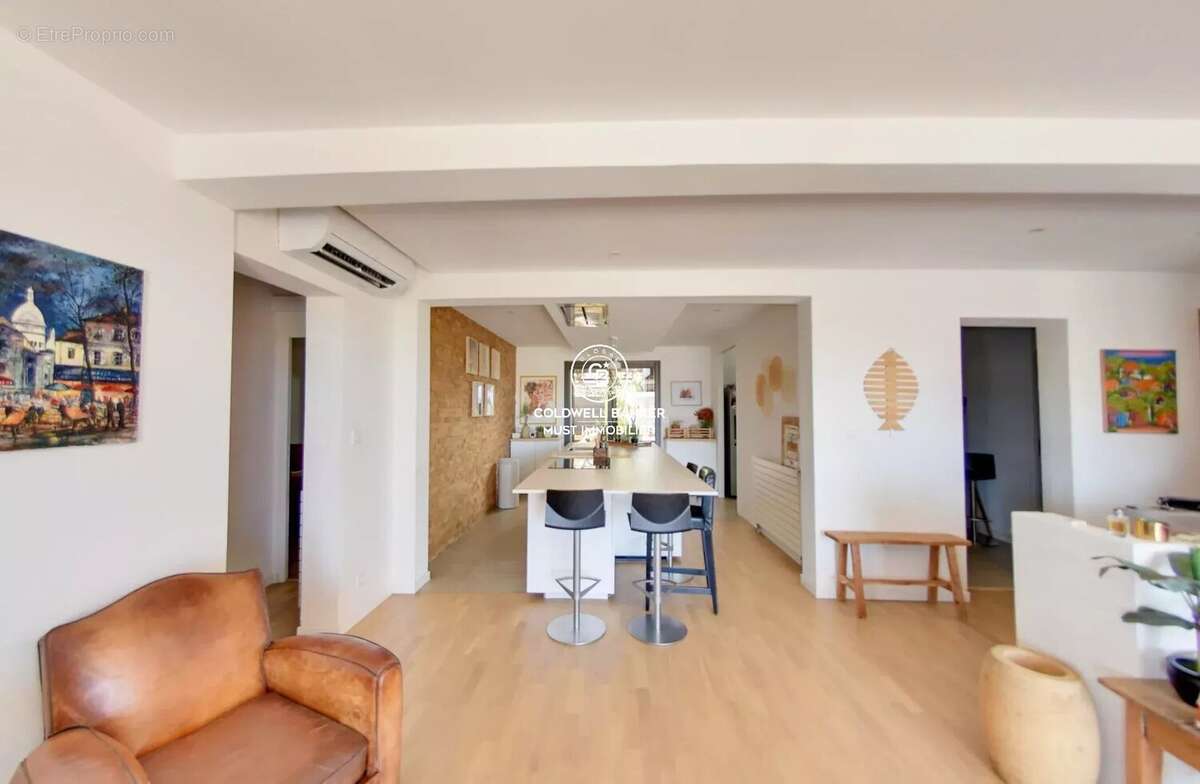 Canet: Maison dominante avec vue, en impasse, avec 1000 m² de terrain et piscine - photo 9